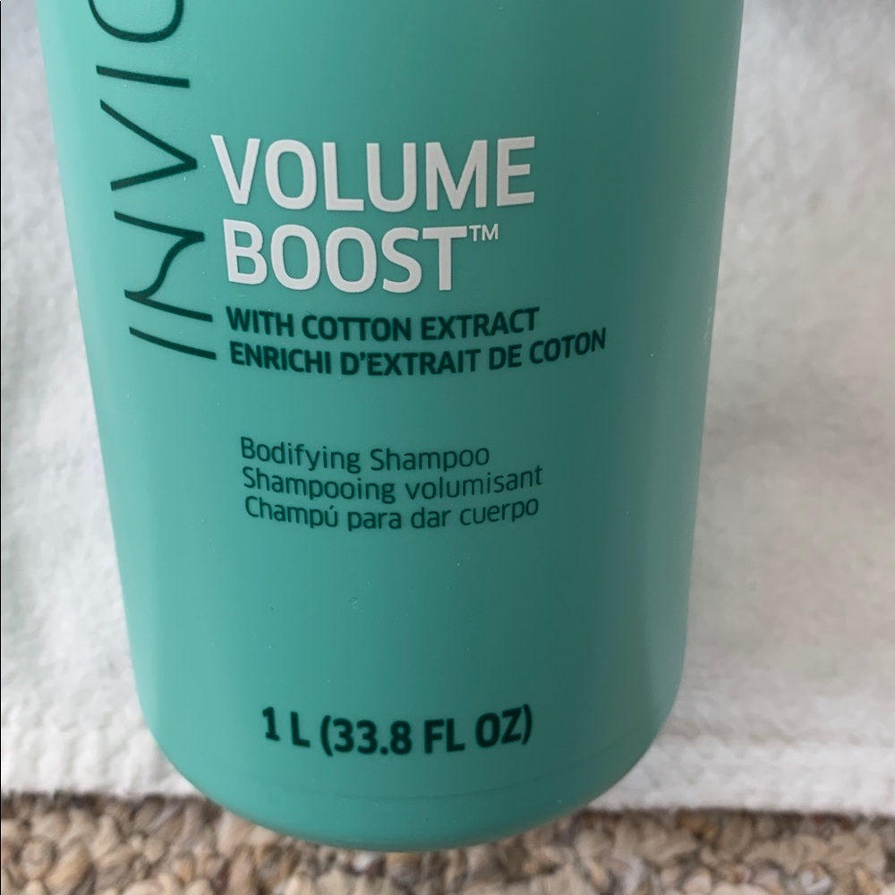 Invigo Wella Volume Boost Bodifying Shampoo - Picture 3 of 5